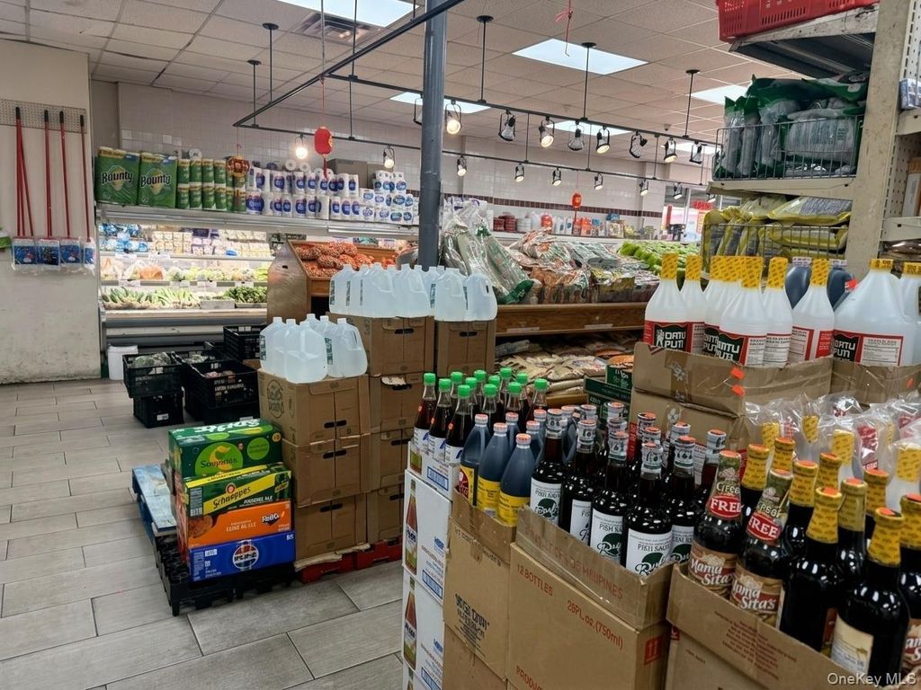 167-xx Union Turnpike, Fresh Meadows, NY 11366 — photo 4