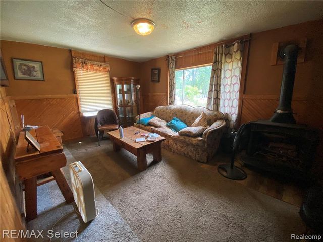 5151 Kendall Drive, Burton, MI 48509