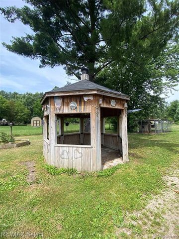 5151 Kendall Drive, Burton, MI 48509