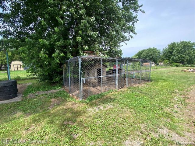 5151 Kendall Drive, Burton, MI 48509
