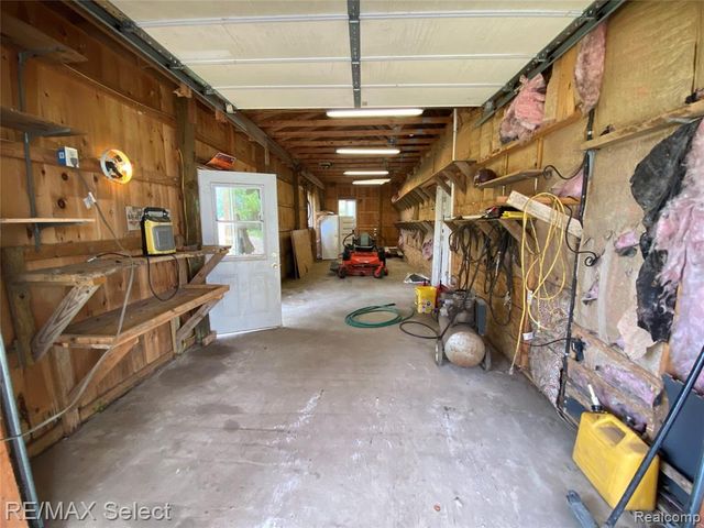 5151 Kendall Drive, Burton, MI 48509