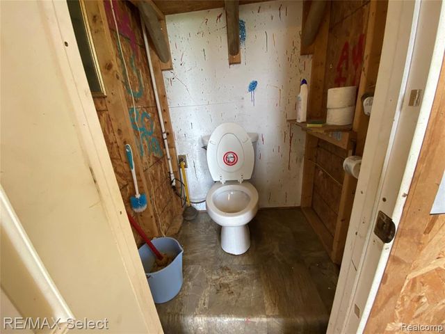 5151 Kendall Drive, Burton, MI 48509