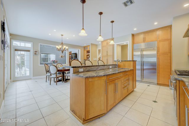 8 Landmark Lane, Marlboro, NJ 07746