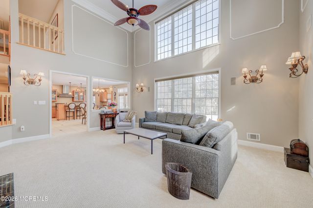 8 Landmark Lane, Marlboro, NJ 07746