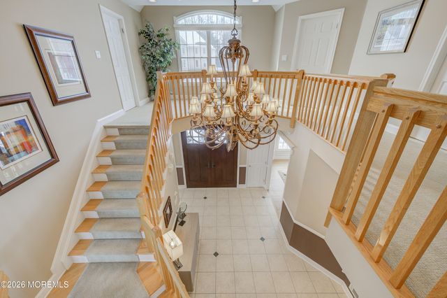 8 Landmark Lane, Marlboro, NJ 07746