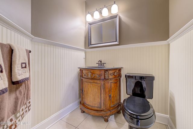 8 Landmark Lane, Marlboro, NJ 07746