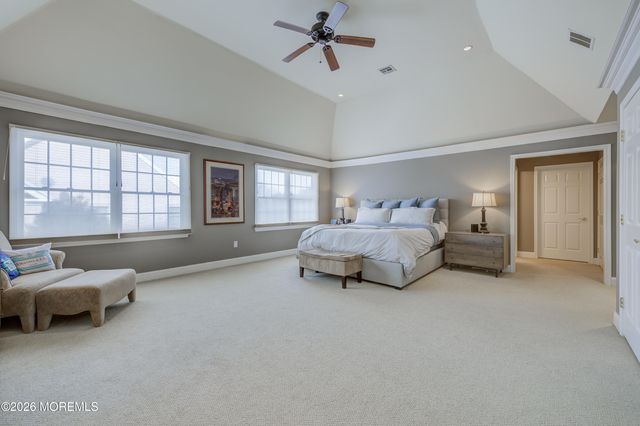 8 Landmark Lane, Marlboro, NJ 07746