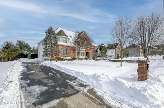 8 Landmark Lane, Marlboro, NJ 07746