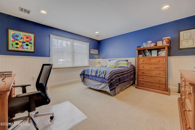 8 Landmark Lane, Marlboro, NJ 07746