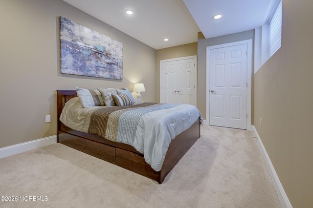 8 Landmark Lane, Marlboro, NJ 07746