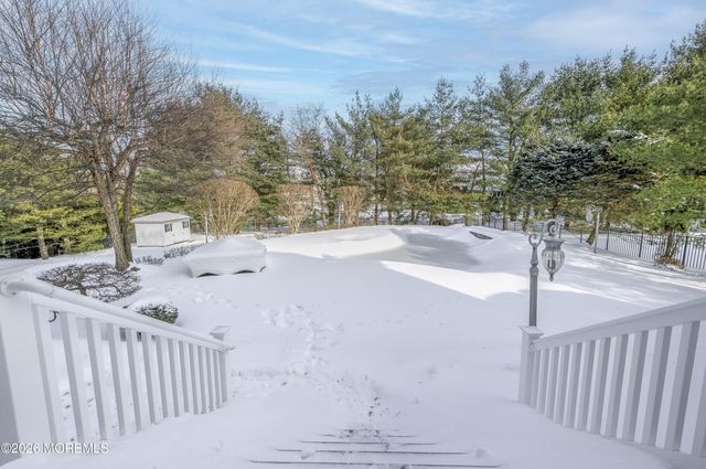 8 Landmark Lane, Marlboro, NJ 07746