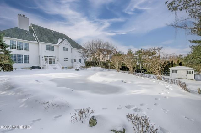 8 Landmark Lane, Marlboro, NJ 07746