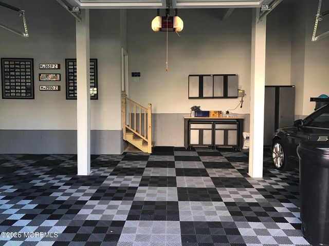 8 Landmark Lane, Marlboro, NJ 07746