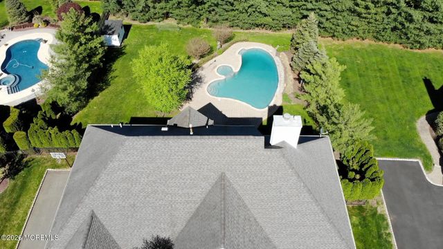 8 Landmark Lane, Marlboro, NJ 07746