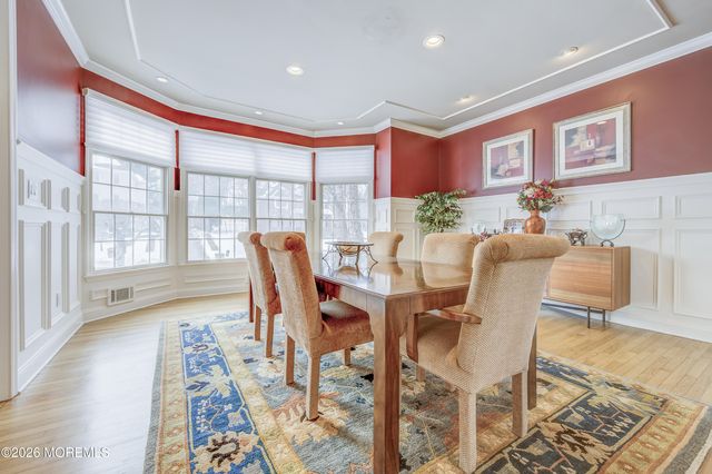 8 Landmark Lane, Marlboro, NJ 07746