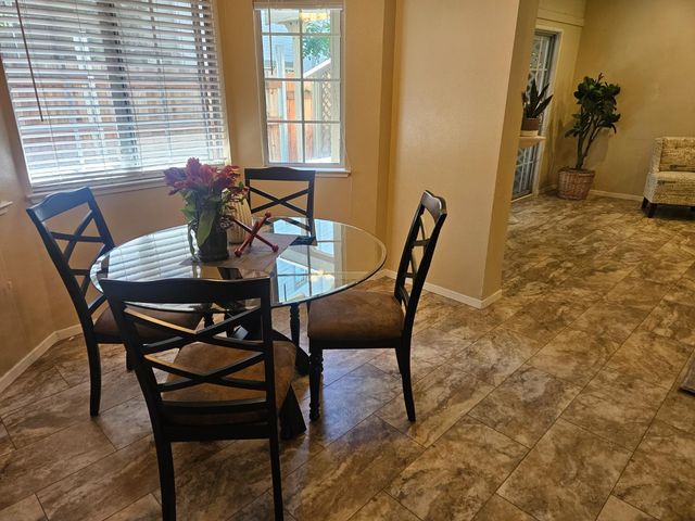 4814 Courtland Ln, Carmichael, CA 95608