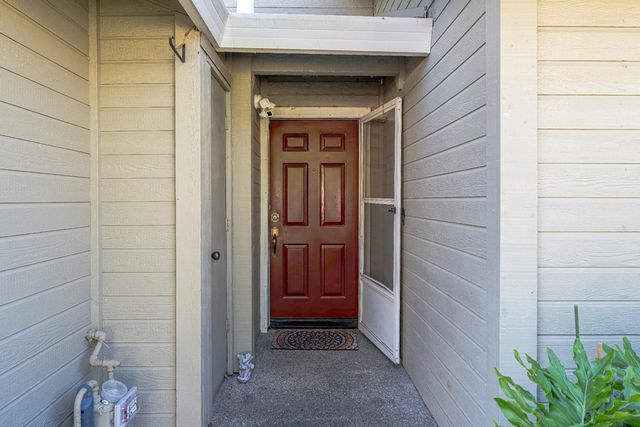 4814 Courtland Ln, Carmichael, CA 95608