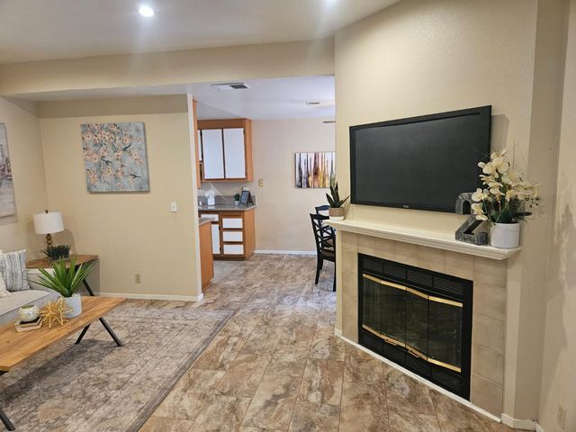 4814 Courtland Ln, Carmichael, CA 95608