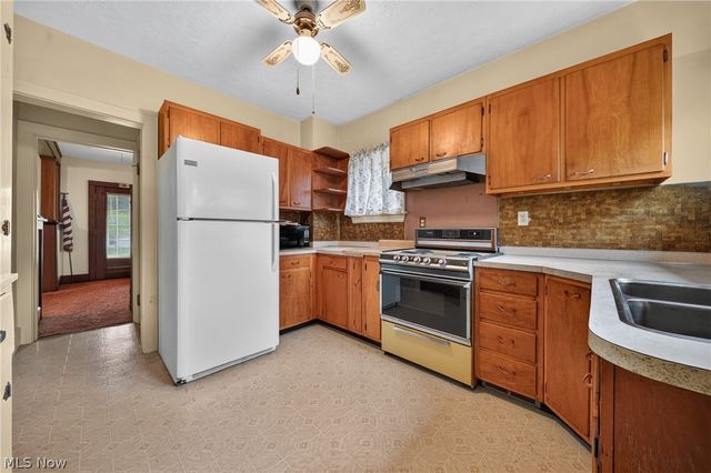 1936 E 45th Street, Ashtabula, OH 44004