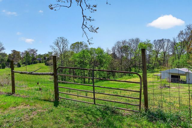 463 Franks Ferry Rd, Sparta, TN 38583