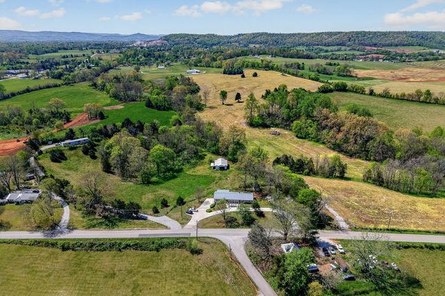 463 Franks Ferry Rd, Sparta, TN 38583