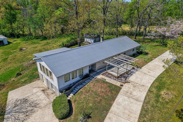 463 Franks Ferry Rd, Sparta, TN 38583