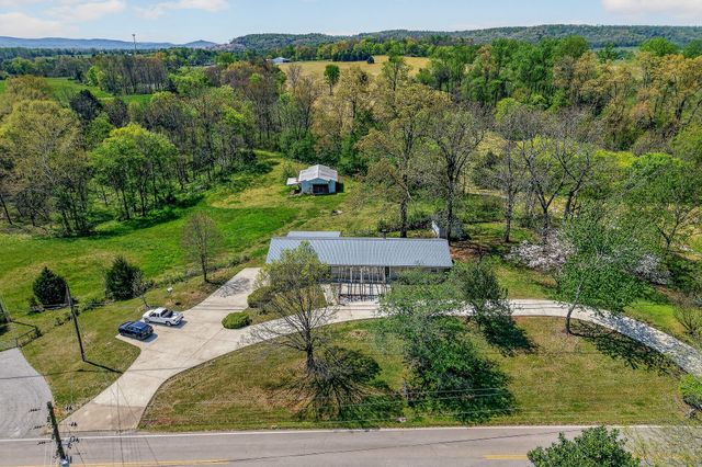 463 Franks Ferry Rd, Sparta, TN 38583