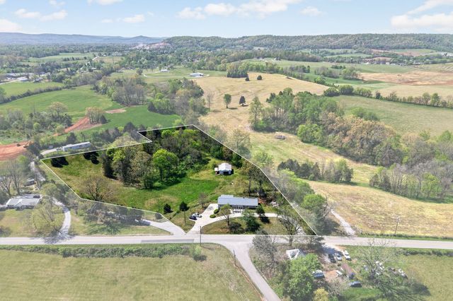 463 Franks Ferry Rd, Sparta, TN 38583