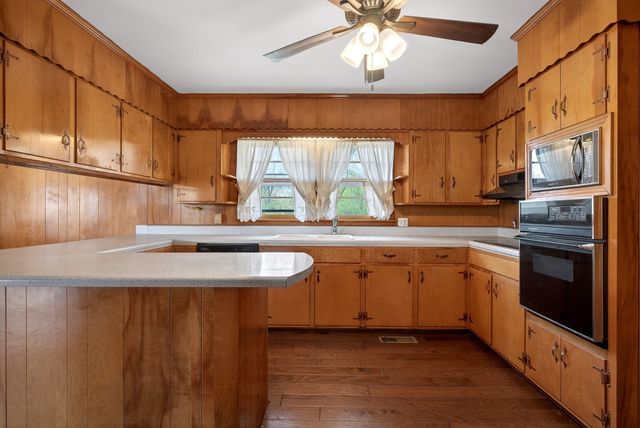 463 Franks Ferry Rd, Sparta, TN 38583