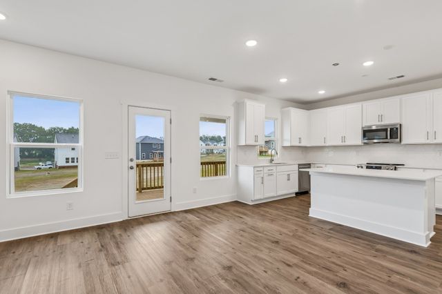 3201 Gravity Drive, Columbia, TN 38401