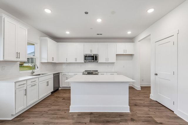 3201 Gravity Drive, Columbia, TN 38401