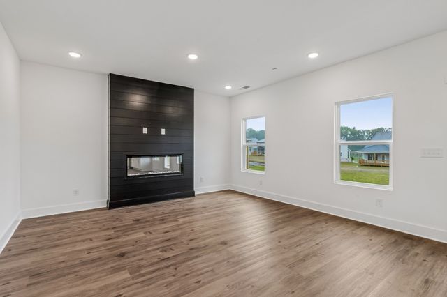 3201 Gravity Drive, Columbia, TN 38401
