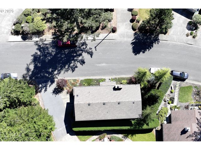 1410 GLENWOOD Dr, Brookings, OR 97415