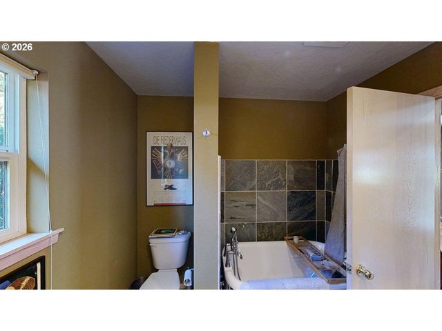1410 GLENWOOD Dr, Brookings, OR 97415