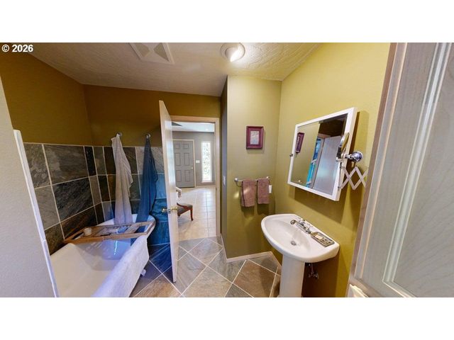 1410 GLENWOOD Dr, Brookings, OR 97415