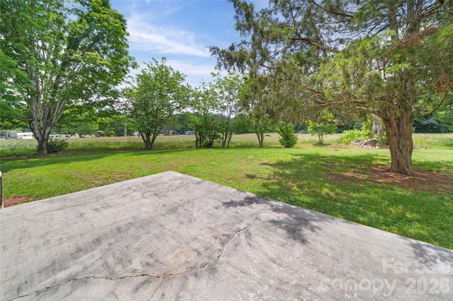708 Mocksville Highway, Statesville, NC 28625