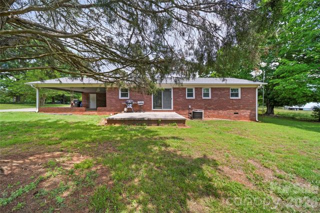 708 Mocksville Highway, Statesville, NC 28625