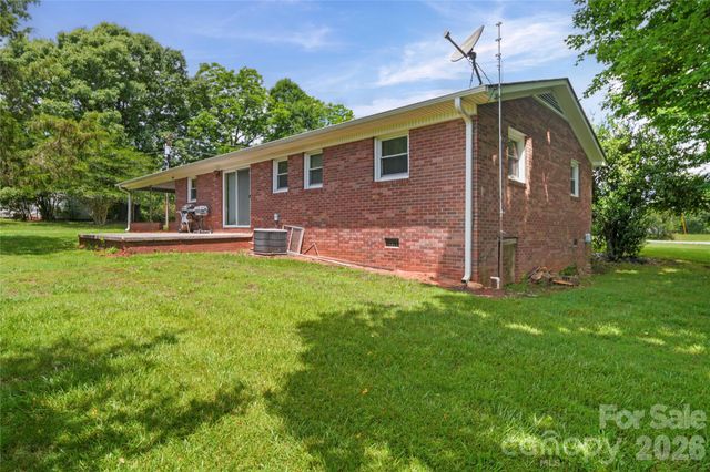 708 Mocksville Highway, Statesville, NC 28625