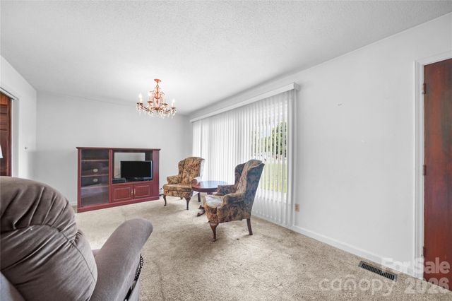 708 Mocksville Highway, Statesville, NC 28625