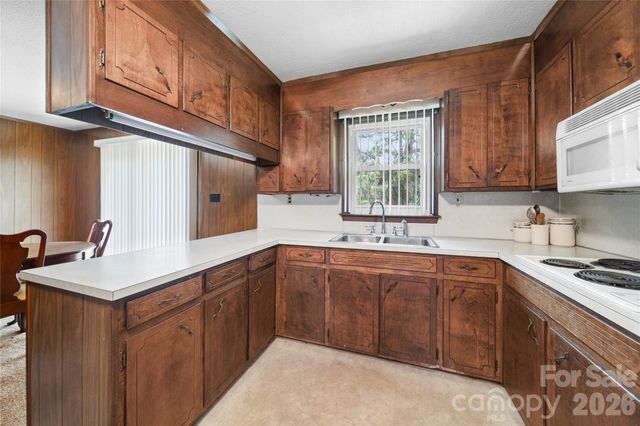 708 Mocksville Highway, Statesville, NC 28625