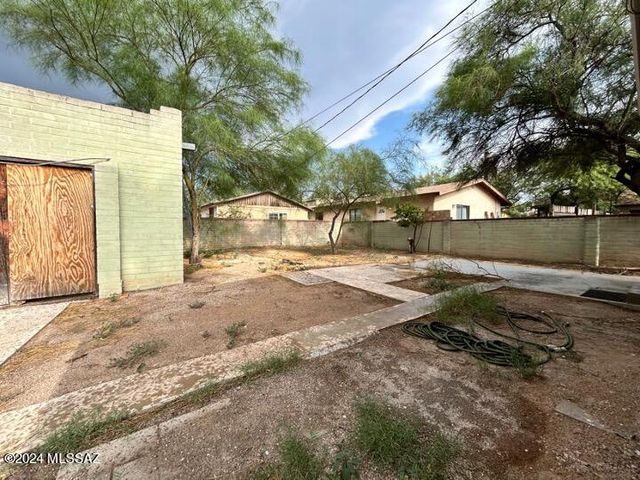 1330 N Tyndall Avenue, Tucson, AZ 85719