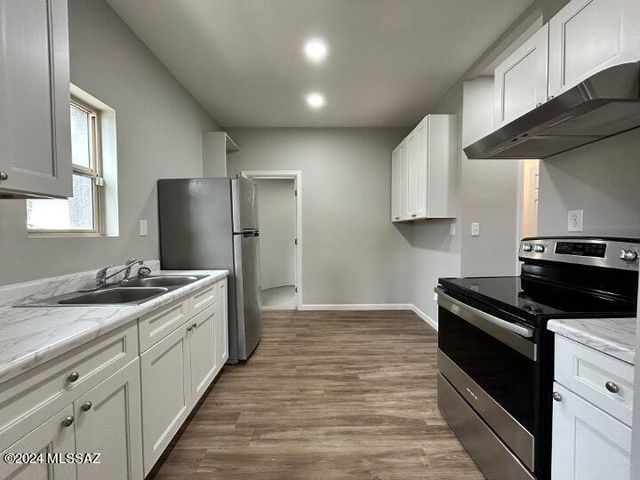 1330 N Tyndall Avenue, Tucson, AZ 85719