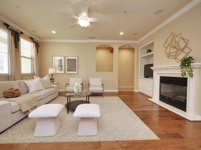 1048 Cabris Ln, Roseville, CA 95747