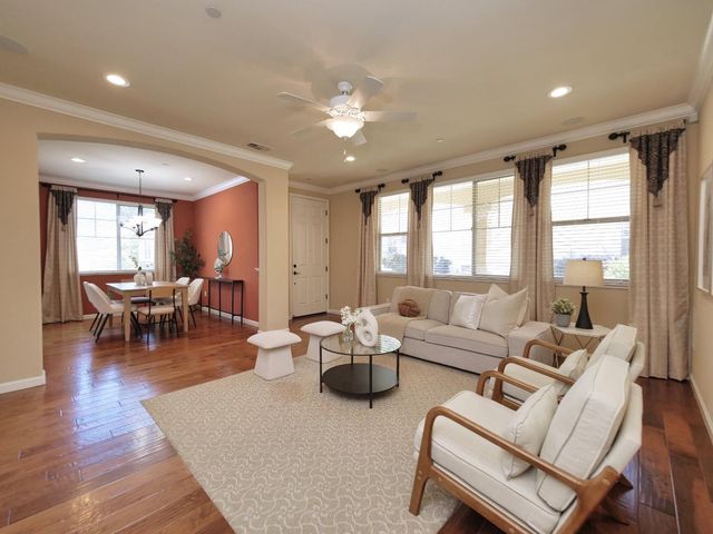 1048 Cabris Ln, Roseville, CA 95747