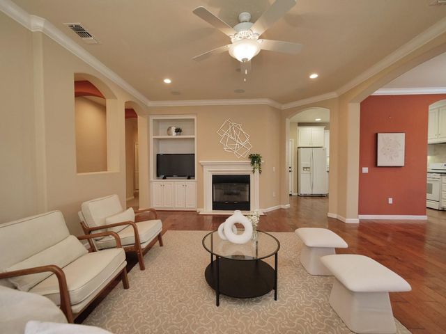 1048 Cabris Ln, Roseville, CA 95747
