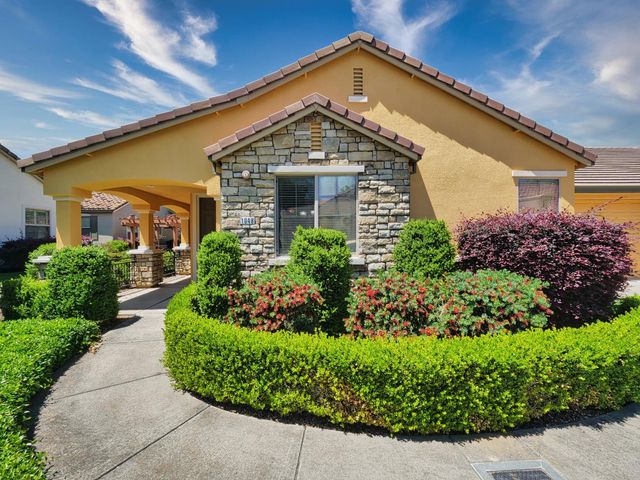 1048 Cabris Ln, Roseville, CA 95747