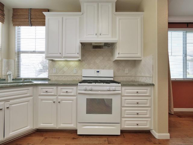 1048 Cabris Ln, Roseville, CA 95747