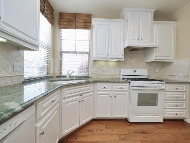 1048 Cabris Ln, Roseville, CA 95747