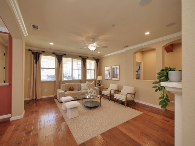 1048 Cabris Ln, Roseville, CA 95747