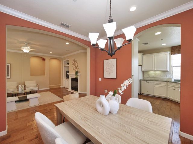 1048 Cabris Ln, Roseville, CA 95747